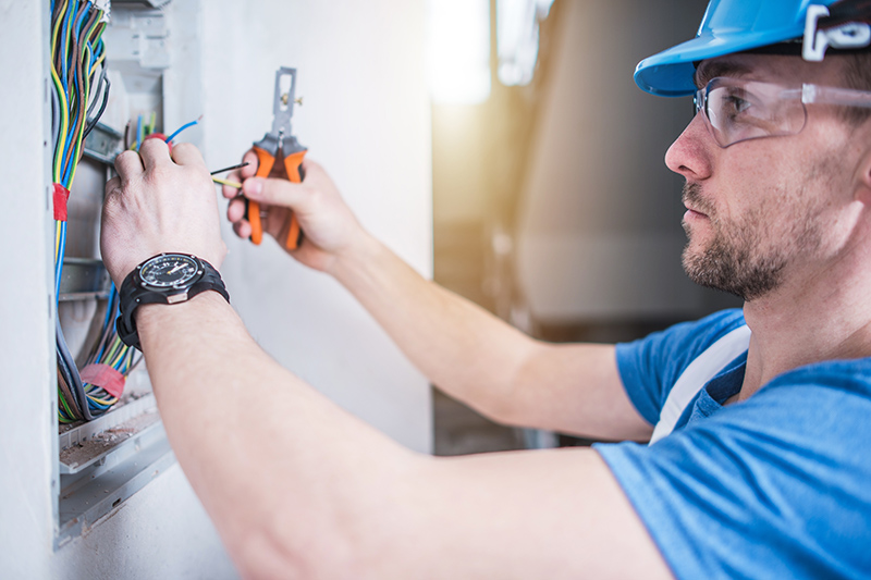 Electrician Qualifications in UK United Kingdom